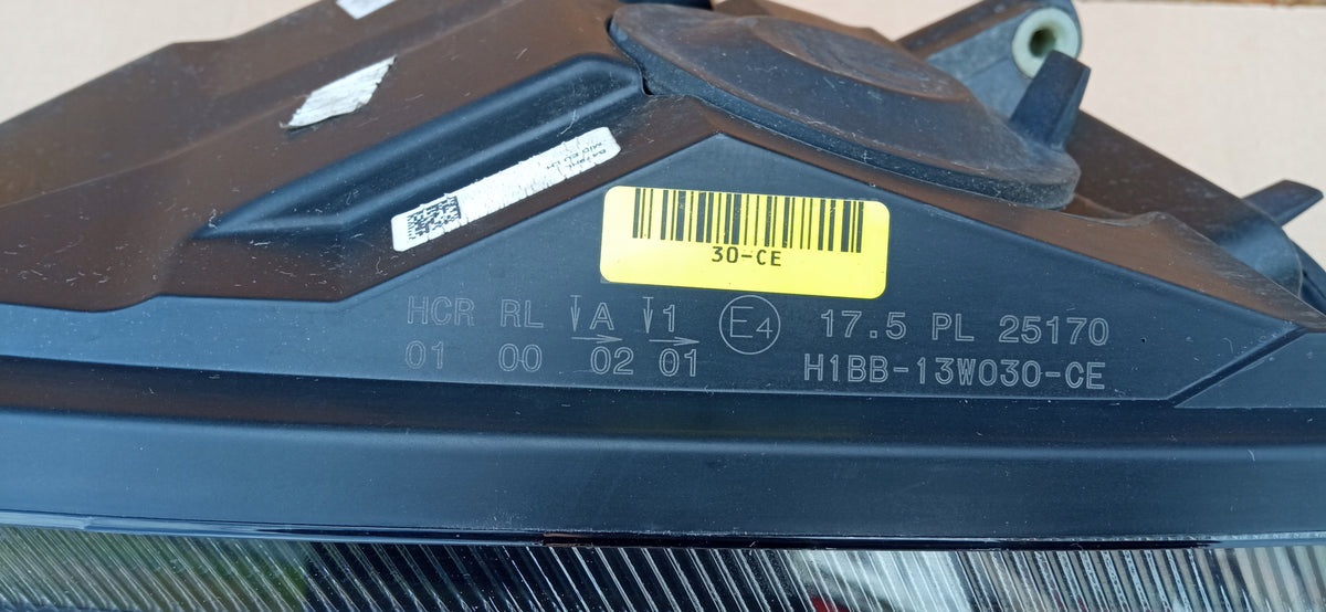 Ford Fiesta MK8 17- Lampa Lewa Przód Przednia Soczewka +led H1BB-13W030-Ce — zdjęcie 11 z 12