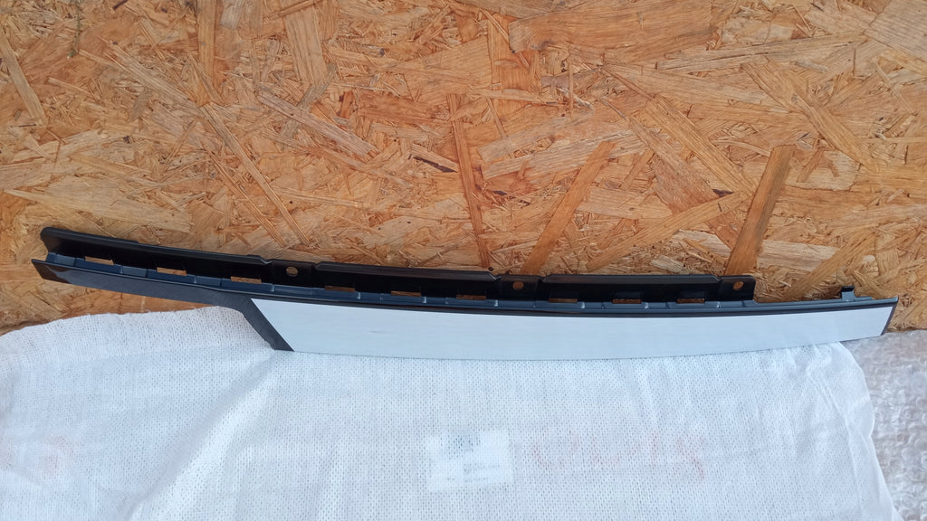 AUDI Q7 4M NAKŁADKA SŁUPKA DRZWI LEWY PRZÓD NOWA