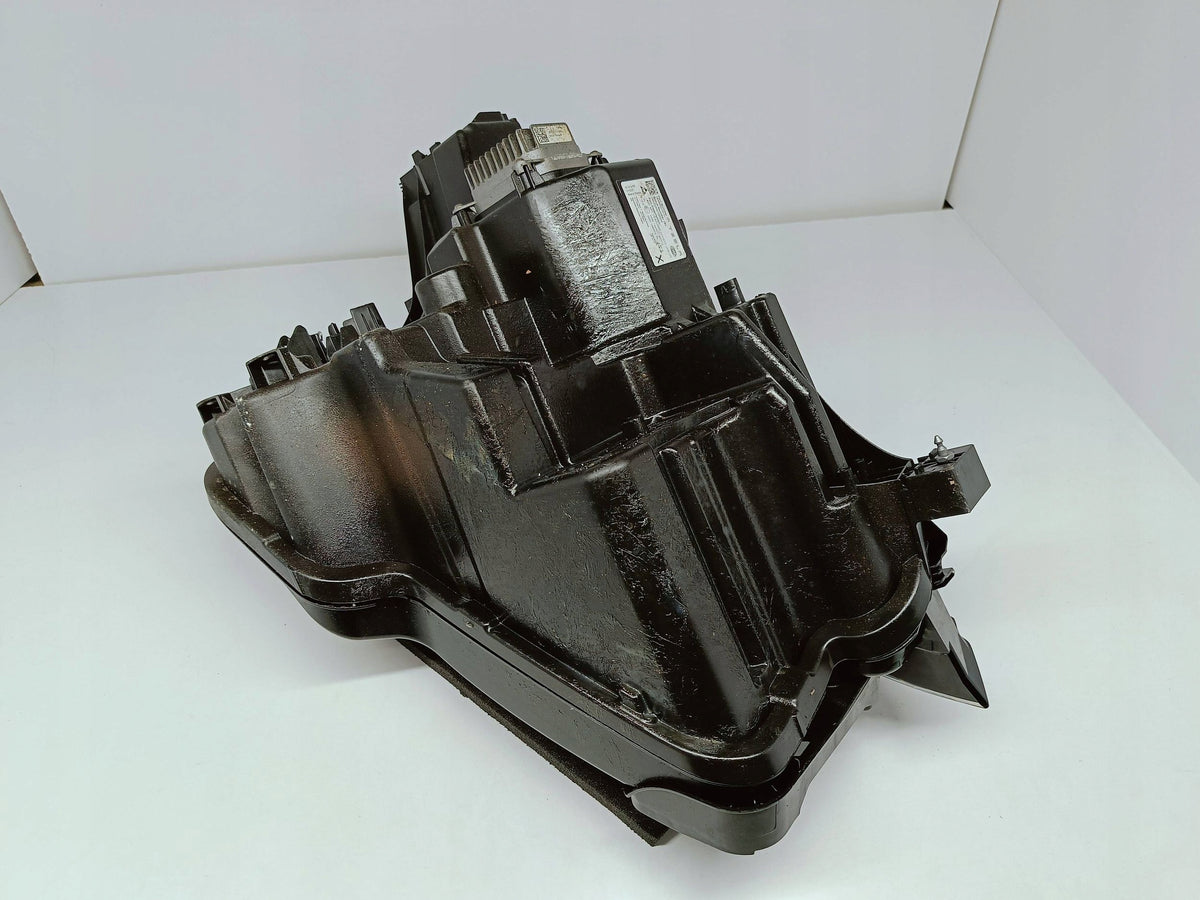 Tesla Model Y Juniper 25- Front Left Light Front Full LED 1918350-00-D — photo 11 of 14