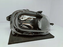 Załaduj zdjęcie do przeglądarki galerii, CITROEN C3 III SX 16- LAMPA PRAWA PRZÓD PRZEDNIA ZWYKŁA 9820059280