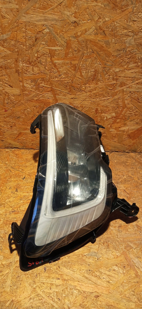 RENAULT MASTER 19- LAMPA PRAWA PRZÓD PRAWA PRZEDNIA NOWA OE 260105567R