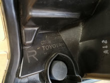 Laden Sie das Bild in den Galerie-Viewer, TOYOTA YARIS III LIFT 17- SCHEINWERFER RECHTS VORNE KOITO 0D-197