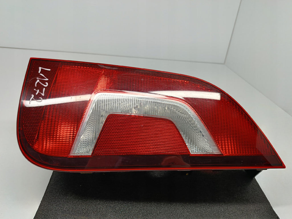 VOLKSWAGEN UP UP! 11- LAMPA PRAWA TYLNA PRAWY TYŁ 1S0945096G