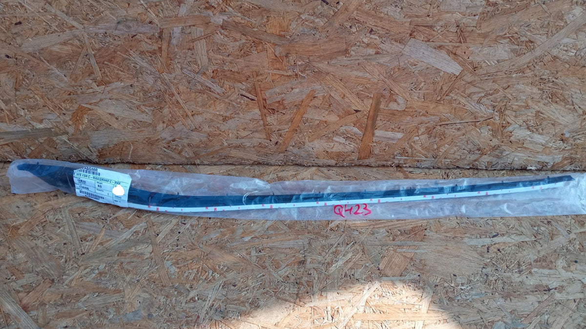 Ford C-Max Grand Cmax 10- Right Trim Strip Wewnętrzna Szyby Czołowej 3577ASGMR — photo 1 of 8