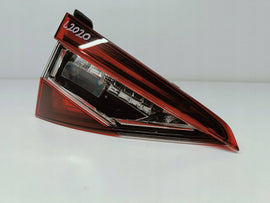 SKODA SUPERB III 3V KOMBI 15- LAMPA KLAPY BAGAŻNIKA LEWY TYŁ LED 3V9945307F