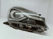 Laden Sie das Bild in den Galerie-Viewer, TOYOTA YARIS III LIFT 17- SCHEINWERFER RECHTS LINSE+LED EUKOITO OD-197