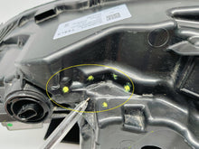 Laden Sie das Bild in den Galerie-Viewer, TESLA MODEL 3 LIFT HIGHLAND 24- RECHTER SCHEINWERFER VORNE FULL LED EU 1760889-00-E