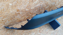 Laden Sie das Bild in den Galerie-Viewer, TOYOTA YARIS CROSS 20- HECKDIFFUSOR HECKSTOSSSTANGE OHNE PDC 52453-0D100