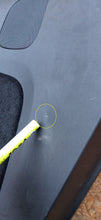 Laden Sie das Bild in den Galerie-Viewer, TESLA MODEL Y 20- HECKKLAPPENVERKLEIDUNG HINTEN LAUTSPRECHER 1536684-00-C