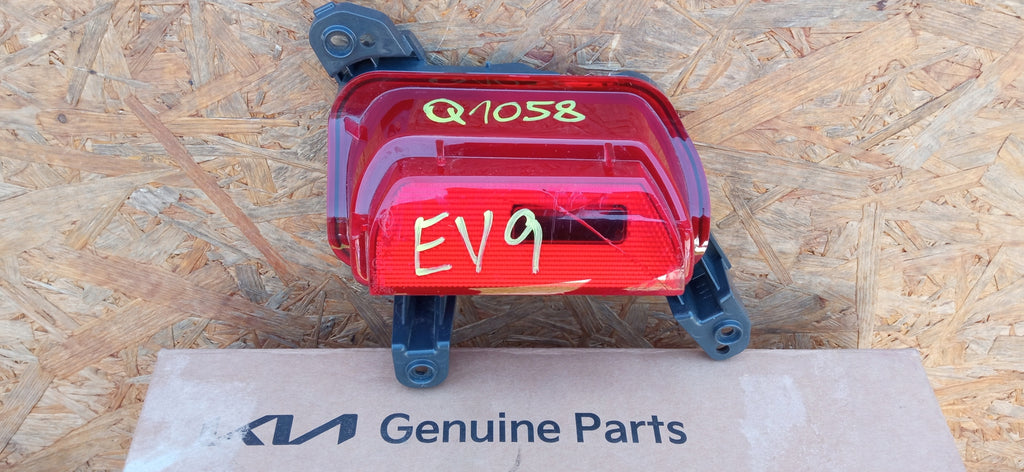 KIA EV9 MV 23- LAMPA LEWY TYŁ LEWA TYLNA LED ODBLASK OE EU 92405-DO300