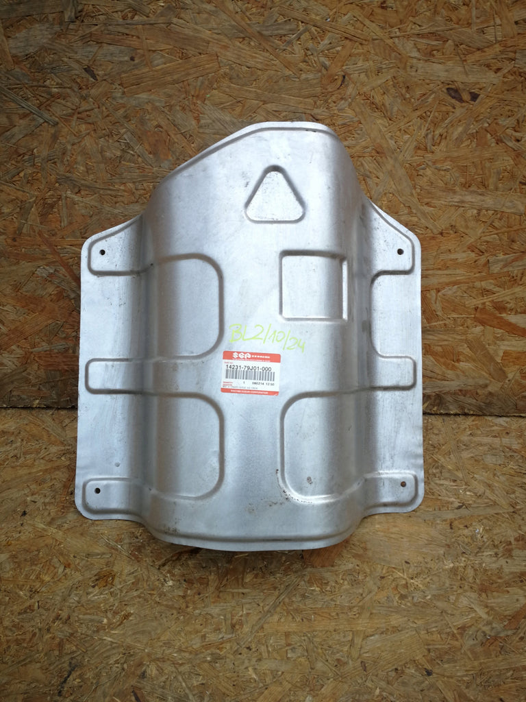 SUZUKI SX4 FIAT SEDICI OSŁONA TERMICZNA KATALIAZATORA OE 14231-79J01-000