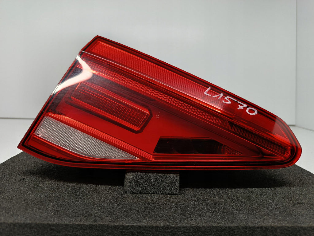VW TOURAN II 5TA 15- LAMPA KLAPY BAGAŻNIKA LEWY TYŁ 5TA945093D