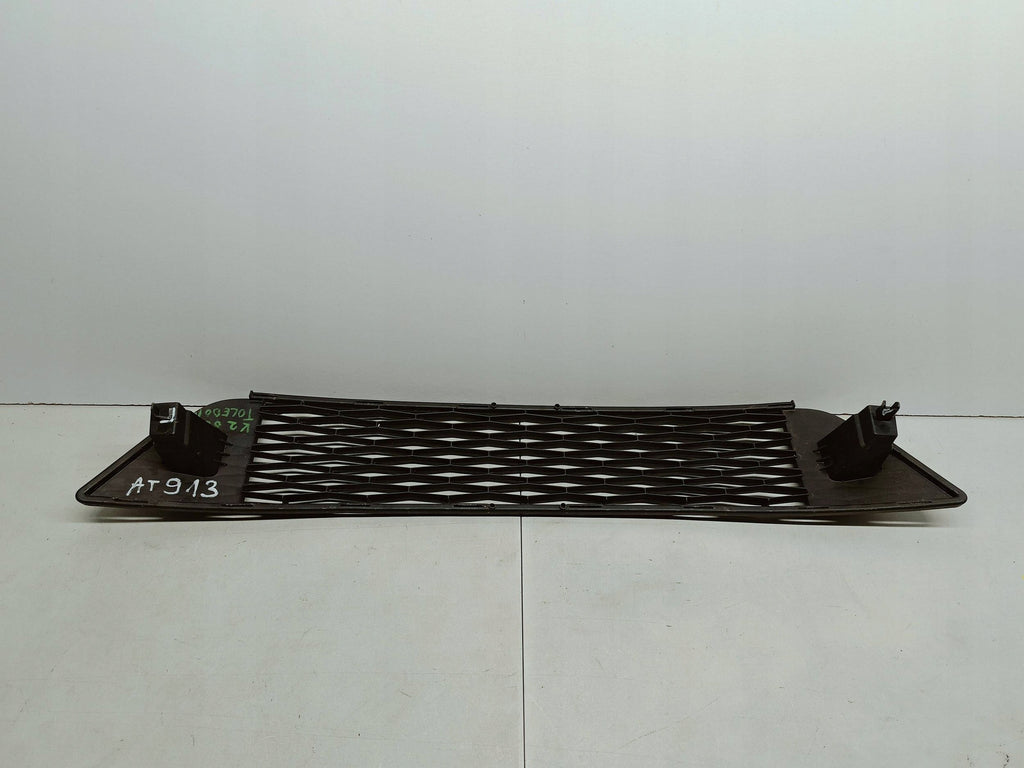 Seat Toledo IV 4 12- KRATKA ŚRODKOWA DOLNA ATRAPA ZDERZAKA PRZÓD 6JA853677