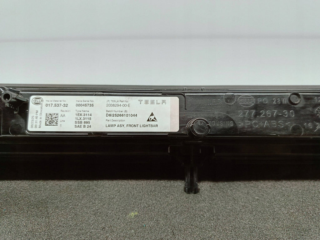 Tesla Model Y Juniper 25- LAMPA BLENDA LISTWA LED ZDERZAKA PRZÓD 203829400E