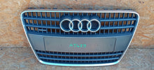 Załaduj zdjęcie do przeglądarki galerii, AUDI Q7 4L 06- ATRAPA KRATKA ŚRODKOWA GRILL ZDERZAKA PRZÓD 4L0853651