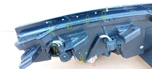 Laden Sie das Bild in den Galerie-Viewer, NISSAN ARIYA 20- RECHTE UNTERE SCHEINWERFER VORNE LED TFL ORIG. EU W5752