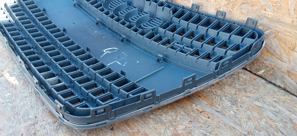 AUDI Q7 4L 06- ATRAPA KRATKA ŚRODKOWA GRILL ZDERZAKA PRZÓD 4L0853651