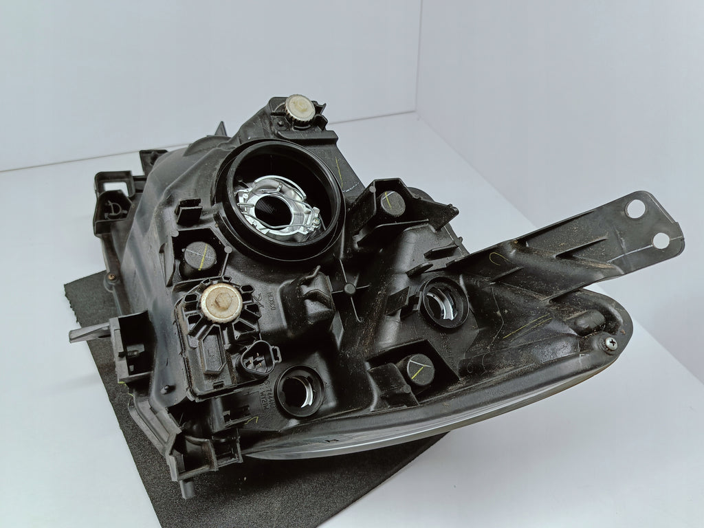 MAZDA 2 II DJ 14- LAMPA PRAWA PRZÓD PRZEDNIA PRAWA ZWYKŁA H4 DB5J-51030