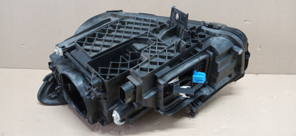 MERCEDES BENZ B-KLASA W247 MULTIBEAM LED LAMPA PRAWA PRZÓD A2479065003