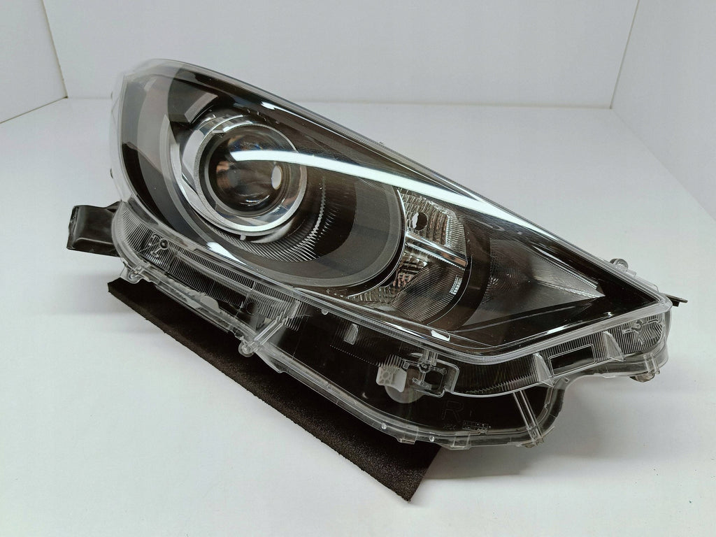 TOYOTA YARIS IV 4 P21 19-LAMPA REFLEKTOR PRAWY PRZÓD SOCZEWKA KOITO K0-6 EU