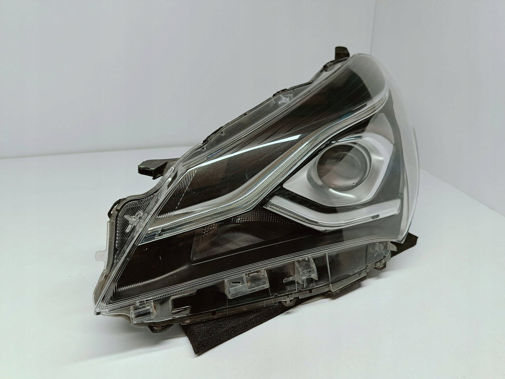 Toyota Yaris III FACELIFT 17- SCHEINWERFER LINKS LINSE + LED EU 0D-197