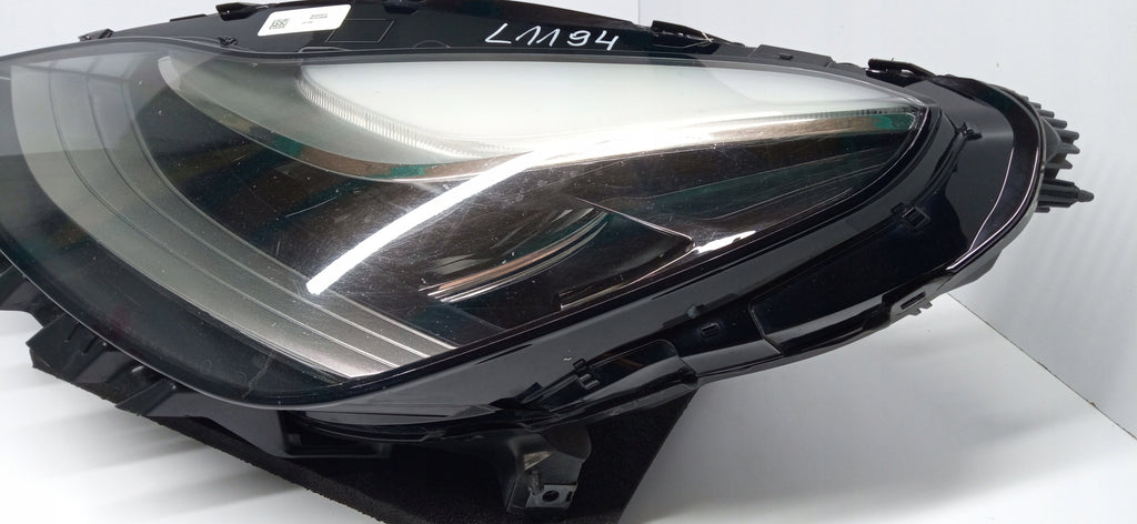 TESLA MODEL 3 III 17- SCHEINWERFER LINKS VORNE FULL LED 1077375-00-C