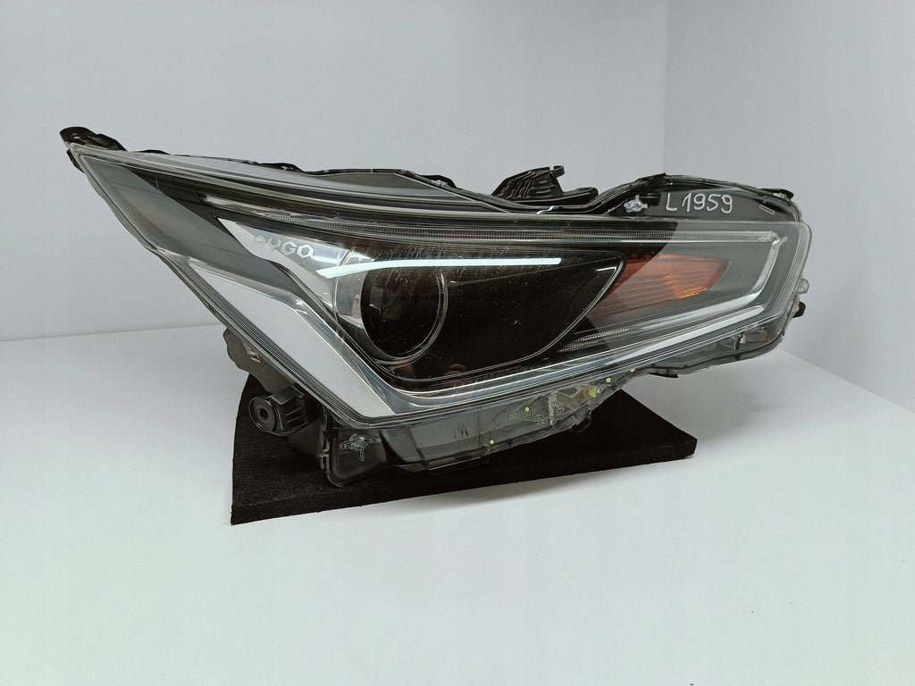 Toyota Aygo II B4 LIFT 18- LAMPA PRAWA PRZÓD SOCZEWKA+LED EU KOITO 0H-27