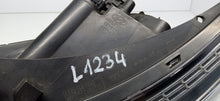 Load image into Gallery viewer, HYUNDAI I20 I 20 II 14- LAMPA REFLEKTOR LEWY PRZÓD ZWYKŁA 92101-C8000