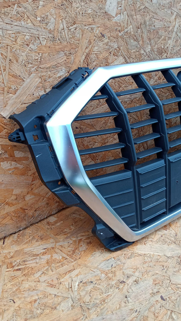 AUDI Q3 II 83A 18- ATRAPA KRATKA GRILL