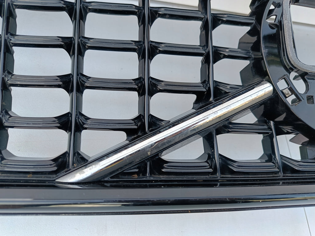 VOLVO XC40 LIFT R-DESIGN 22- ATRAPA GRILL KRATKA ZDERZAKA PRZÓD 32291466