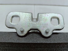 Load image into Gallery viewer, TESLA Model Y MY 20- ZAWIAS DRZWI LEWY TYŁ GÓRNY 1626077-00-C