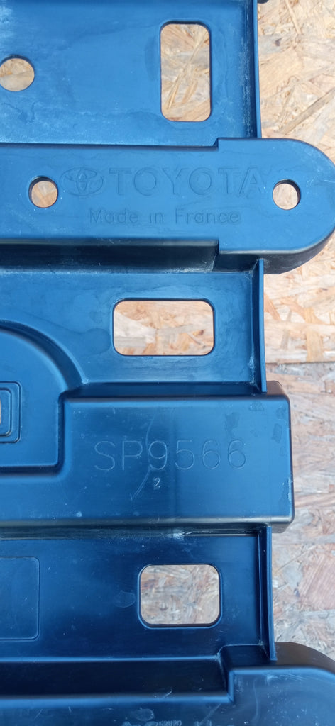 TOYOTA YARIS IV 19- OSŁONA PŁYTA POD ZDERZAK PRZÓD 52618-K0010