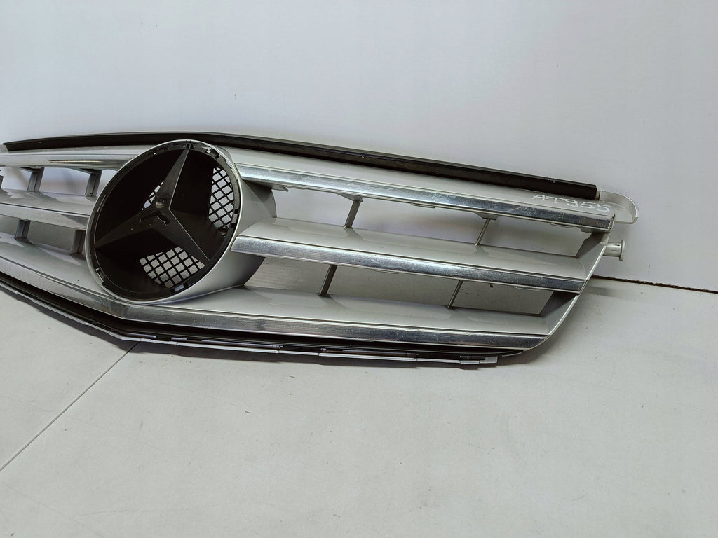 Mercedes-Benz C W204 07- ATRAPA GRILL KRATKA ZDERZAKA PRZÓD A2048800023