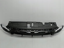 Załaduj zdjęcie do przeglądarki galerii, OPEL CORSA F 19- CZASZA WZMOCNIENIE GÓRNE ZDERZAKA STELAŻ GRILLA 9829535680