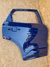 Laden Sie das Bild in den Galerie-Viewer, FORD KUGA MK3 III 19- LV4BS24720 DRZWI PRAWY TYŁ TYLNE