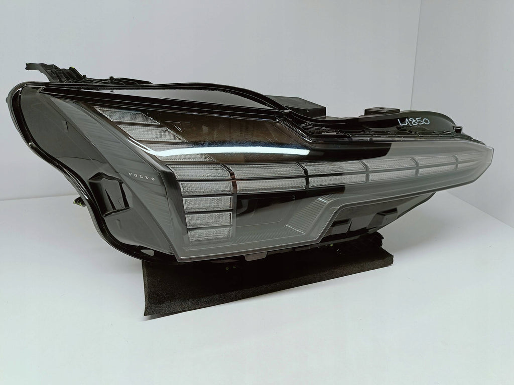 Volvo EX30 EX-30 23- LAMPA PRAWA PRZÓD PRZEDNIA FULL LED EU 80000628