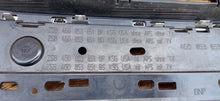 Laden Sie das Bild in den Galerie-Viewer, AUDI A6 C7 LIFT 14- KÜHLERGRILL MITTE STOSSSTANGE VORNE 4G0853651BP