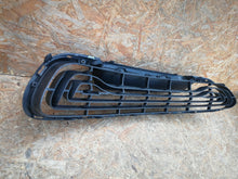 Laden Sie das Bild in den Galerie-Viewer, RENAULT ZOE I 12- STUMMEL GRILL MITTE STOSSSTANGE VORN 1119778X