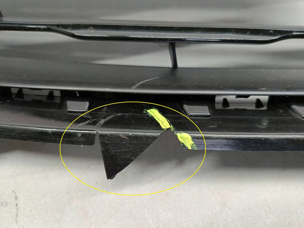 Opel Grandland X 17- GRILL BLENDE STOSSSTANGE VORNE UNTER KAMERA YP00023977