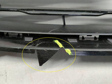Laden Sie das Bild in den Galerie-Viewer, Opel Grandland X 17- GRILL BLENDE STOSSSTANGE VORNE UNTER KAMERA YP00023977