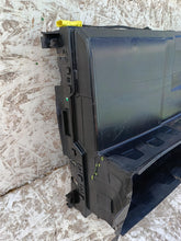 Load image into Gallery viewer, PEUGEOT 3008 III 23- KIEROWNICA WLOT POWIETRZA ROLETA ŻALUZJA 9841341080