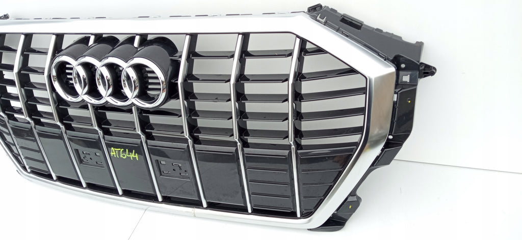 AUDI Q3 II 83A 18- KÜHLERGRILL STOSSSTANGE VORNE 83A853651E