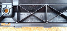 Laden Sie das Bild in den Galerie-Viewer, Volkswagen T-Roc 2GA 17- HALTERUNG HALTER HINTEN STOSSFÄNGER 807863A