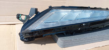 Laden Sie das Bild in den Galerie-Viewer, MITSUBISHI ECLIPSE CROSS FACELIFT 21- SCHEINWERFER LINKS VORNE LED TFL EDM922-05010