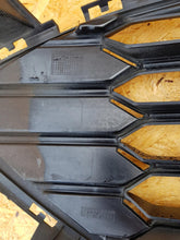 Load image into Gallery viewer, FORD KUGA MK3 ESCAPE ST LINE 19- ATRAPA GRILL ZDERZAKA PRZÓD LV4B-8200-YDW