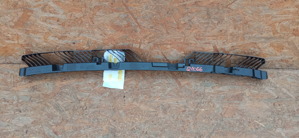 VOLKSWAGEN TOURAN 15- HALTER MITTE HINTEN STOßSTANGE NEU 5TA807863