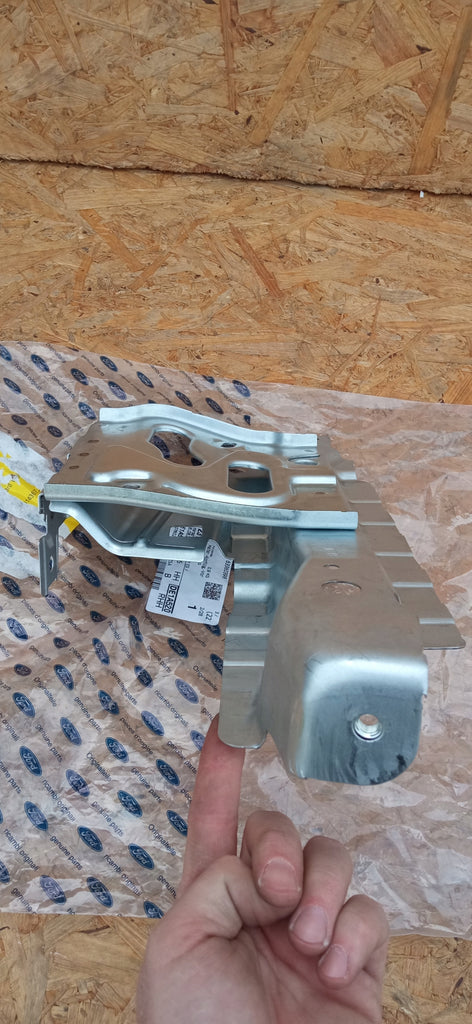 FORD C-MAX 11- KOTFLÜGELHALTER VORNE LINKS NEU