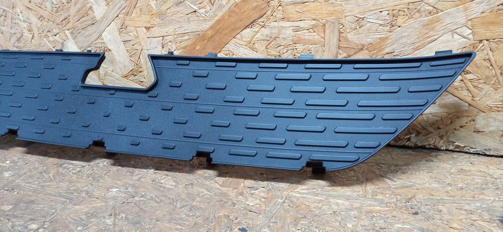 PEUGEOT 2008 P24 19- ATRAPA ZAŚLEPKA GRILL ZDERZAKA PRZEDNIEGO 9833167980