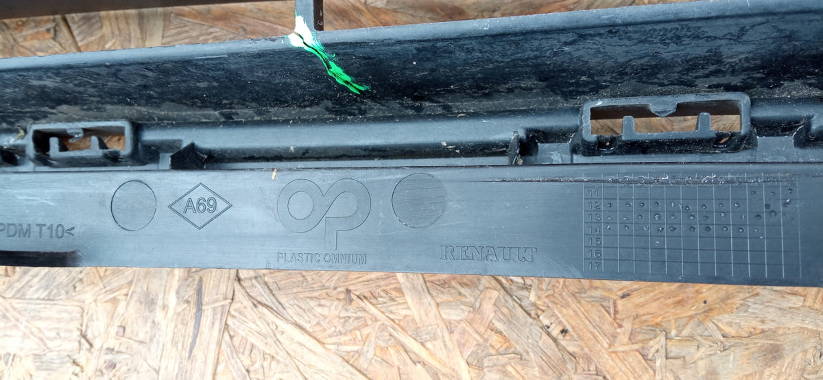 Renault Clio IV 4 12- Calandre Grille Centrale Calandre 622542958R — photo 13 sur 14