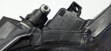 Laden Sie das Bild in den Galerie-Viewer, TOYOTA YARIS IV 4 P21 19- SCHEINWERFER LINKS VORNE LINSE KOITO K0-6 EU